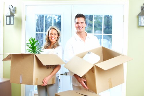 Local movers planning a Clapham relocation route and access details